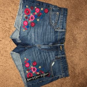 Gap shorts never worn